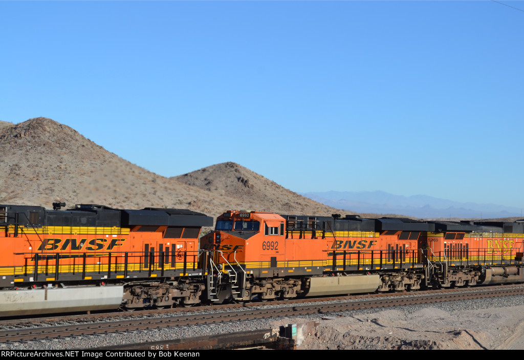 BNSF 6992